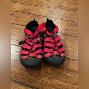 Keen Footwear, Boys/Unisex sandals.